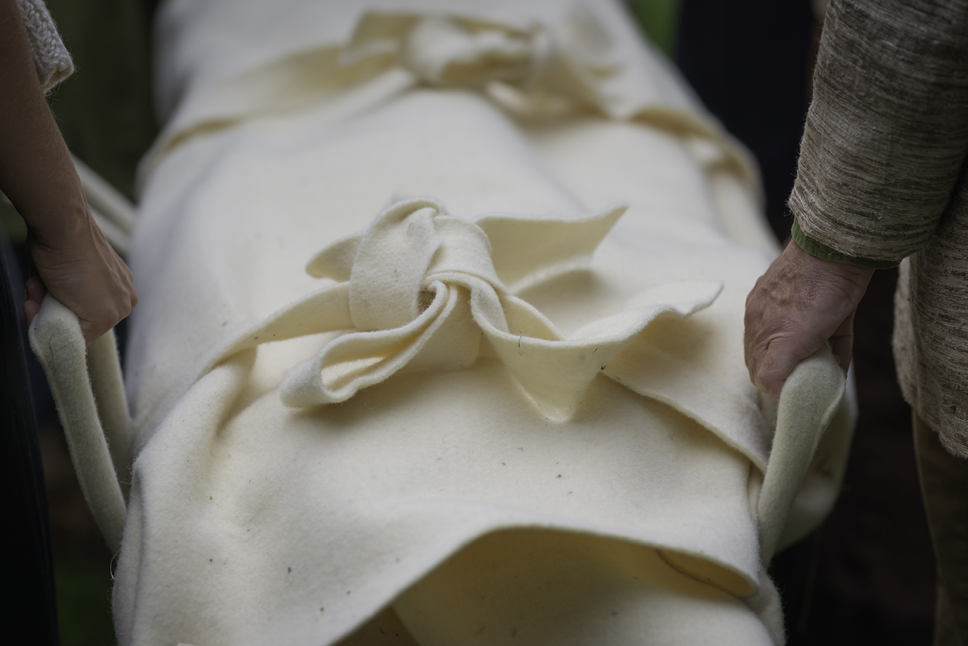 choosing-shrouds-for-your-funeral